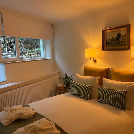 Catherine De Savoie, Rez Cosy Et Elegant Avec Cour Interieure