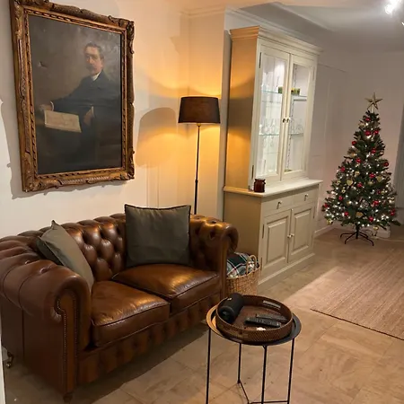 Catherine De Savoie, Rez Cosy Et Elegant Avec Cour Interieure *